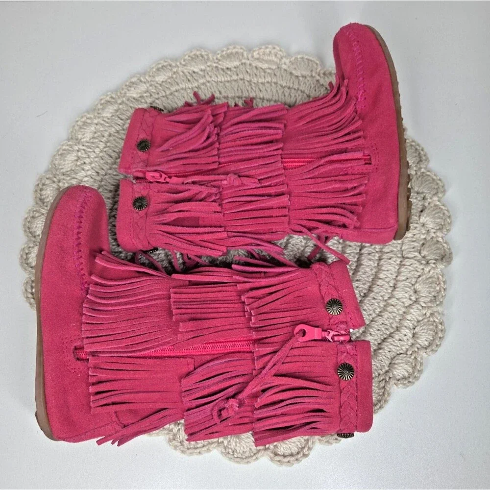 NEW Minnetonka 3 Layer Fringe Boots Girls 12 Pink Leather Suede Moccasin Barbie